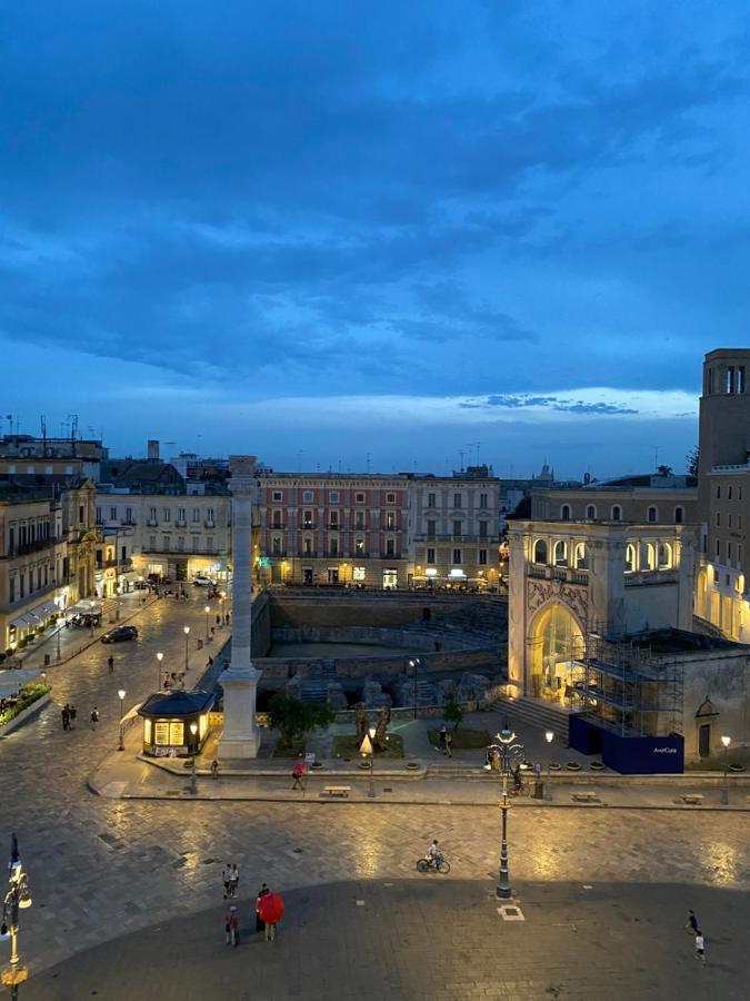 L'Attico Piazza Sant'Oronzo Bed and Breakfast Lecce Exteriör bild