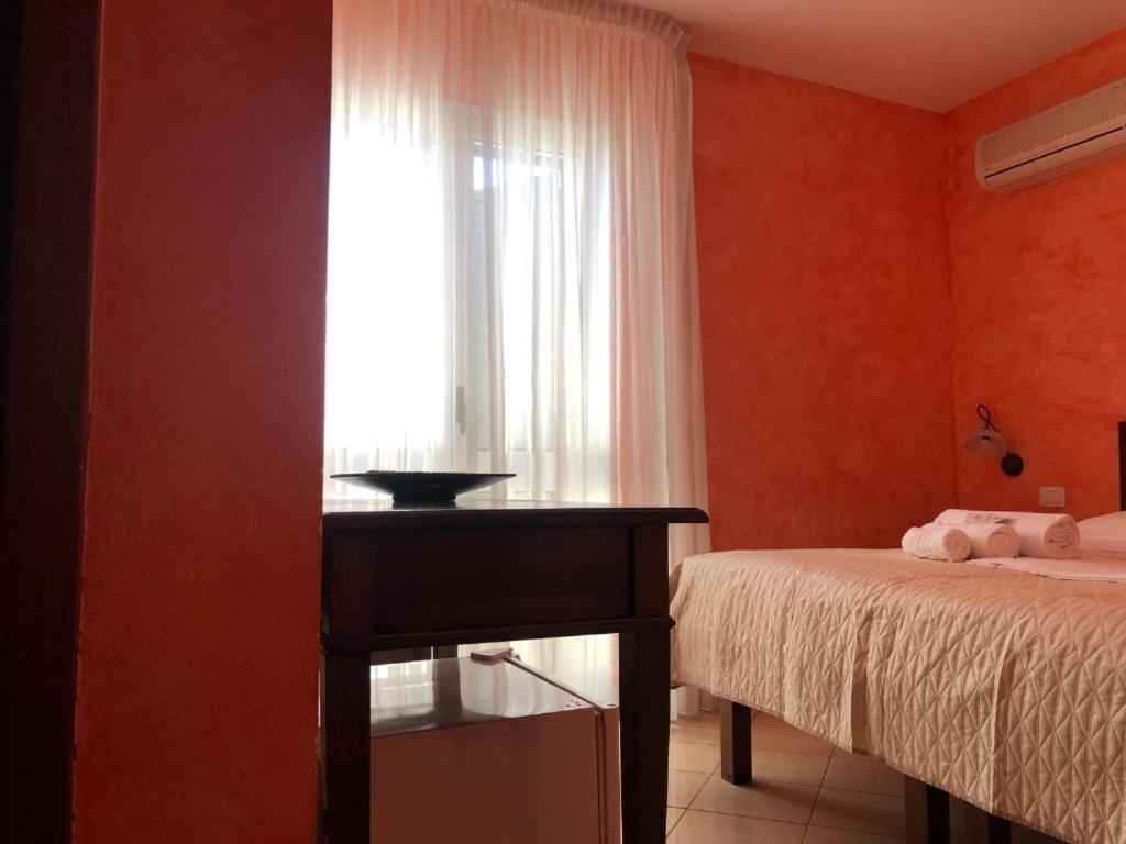 L'Attico Piazza Sant'Oronzo Bed and Breakfast Lecce Exteriör bild